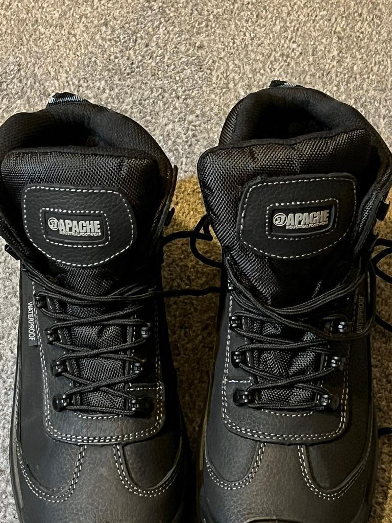 Apache Ranger Safety Boots never been 